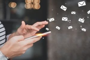 Lee más sobre el artículo SMS marketing en el 2021 y email marketing: significado y herramientas